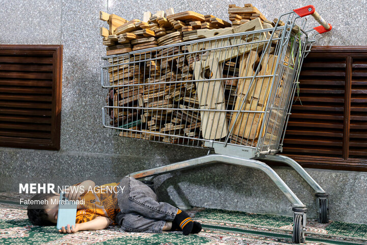 جزء خوانی قرآن کریم در حرم مطهر حضرت عبدالعظیم حسنی (ع)