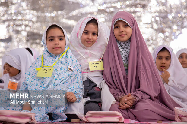 جشن تکلیف ۴ هزار دختر روزه‌اولی در حرم رضوی