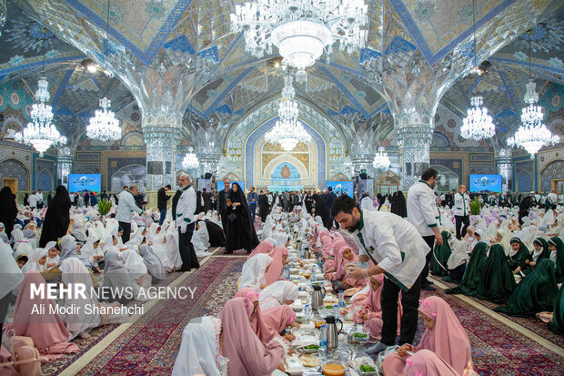 جشن تکلیف ۴ هزار دختر روزه‌اولی در حرم رضوی