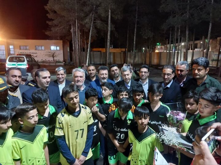 استاندار اصفهان پروژه‌های بادرود را افتتاح و کلنگ‌زنی کرد