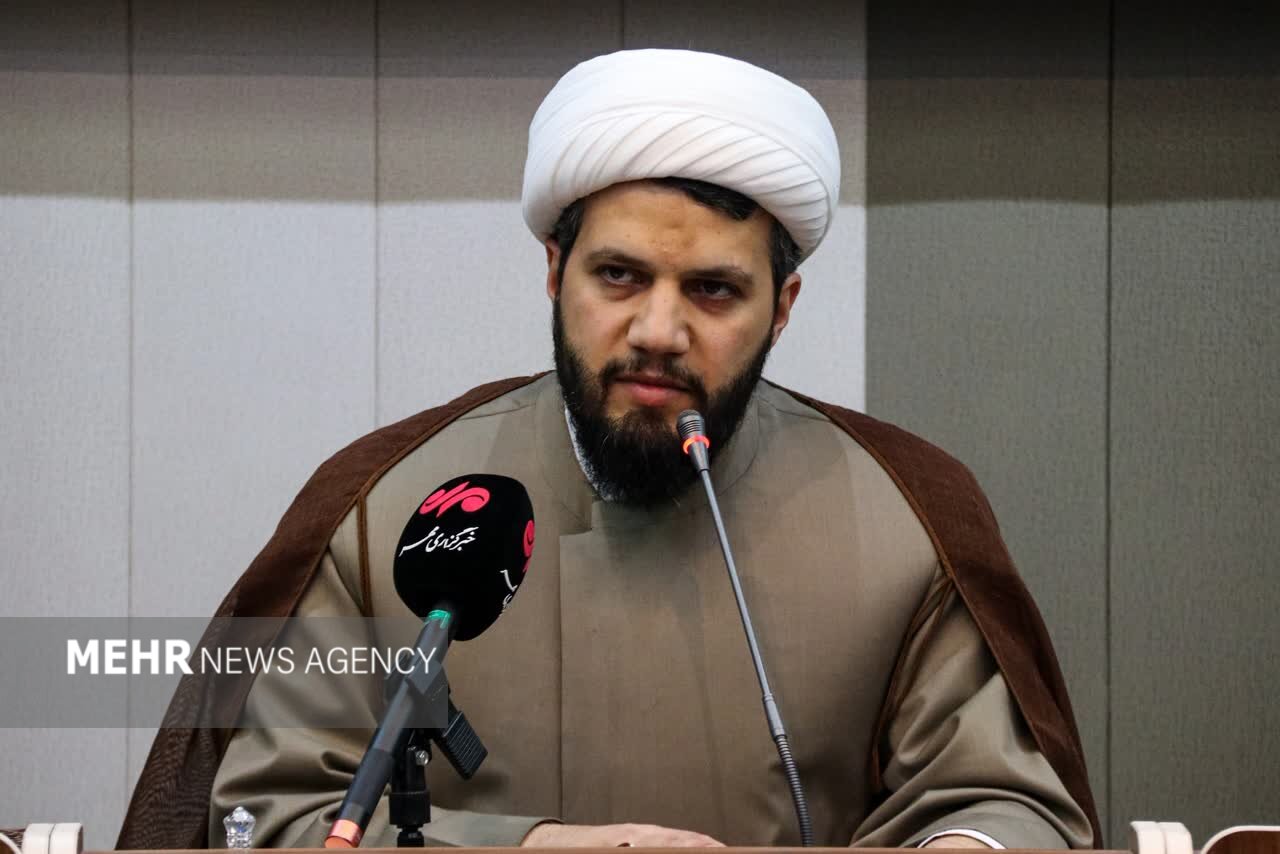 نجفی: «زندگی با آیهها» نقشه راه تغییر نگاه جامعه به قرآن است نجفی: «زندگی با آیهها» نقشه راه تغییر نگاه جامعه به قرآن است