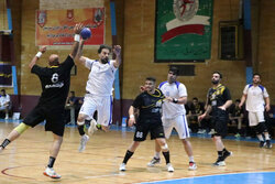 پایان جذاب با صدرنشینی استقلال/ چهار تیم همچنان در کورس قهرمانی