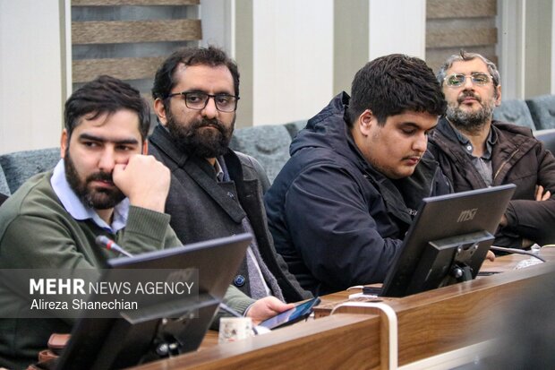 دورهمی اصحاب رسانه گیلان با محوریت طرح ملی «زندگی با آیه ها» در رشت