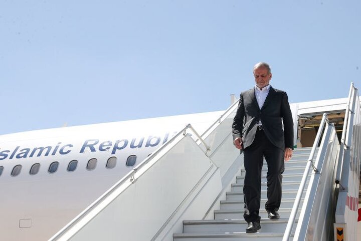 رئيس الجمهورية يصل الى مازندران