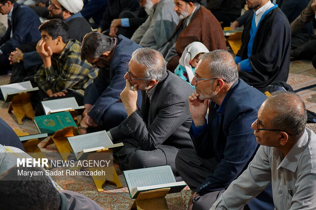 جمع‌خوانی و تفسیر قرآن کریم در شیراز