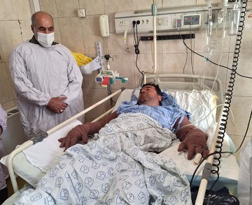 فرمانده هوانیروز ارتش از شهروند مصدوم سانحه بالگرد هوانیروز دیدار کرد