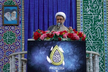 امام جمعه کرمان: جمهوری اسلامی در برابر فشارهای غرب تسلیم نمی شود