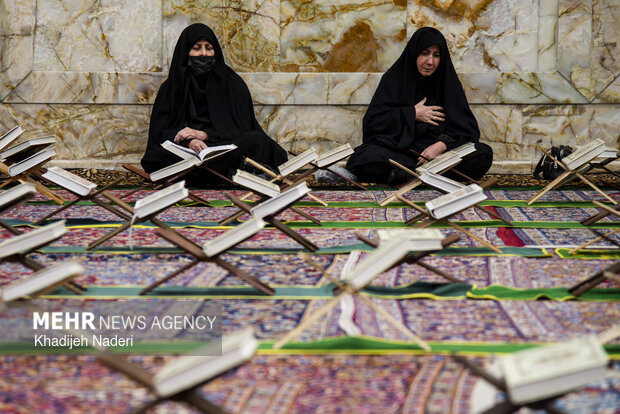 جزءخوانی قرآن کریم در مسجد بزرگ رضوی اصفهان