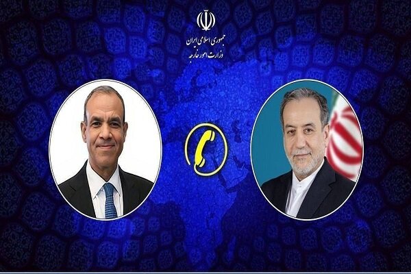 Iran, Egypt FMs discuss ties, regional developments by phone