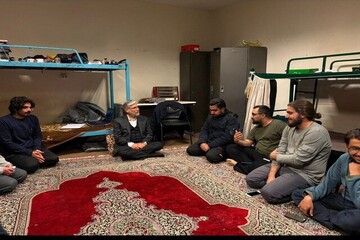 گفتگوی سه ساعته وزیر علوم با دانشجویان