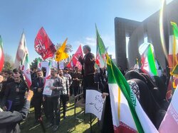 تجمع دانشجویان مشهد در محکومیت حملات اسرائیل و آمریکا به ایران