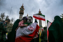 به جمهوری اسلامی ایران، آری گفته‌ایم/ پرچم‌ ایران دنیا را بیدار کرد