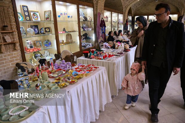 نمایشگاه مشاغل خانگی در سنندج