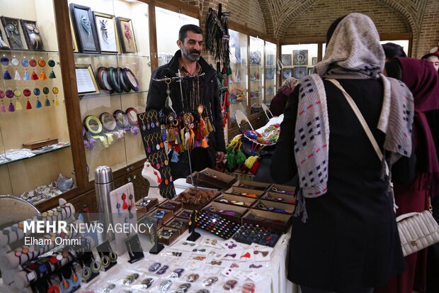 نمایشگاه مشاغل خانگی در سنندج