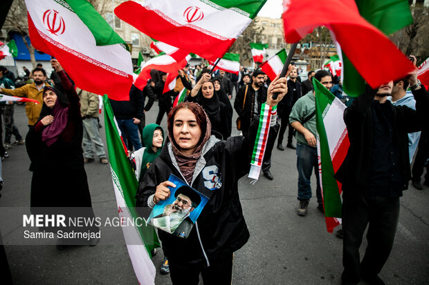 تجمع مردمی «تا پای جان برای ایران» در میدان فلسطین