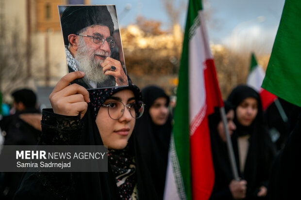 درتجمع مردمی «تا پای جان برای ایران» میدان فلسطین
