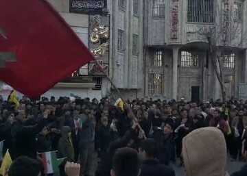 تجمع مردم عزادار خمینی شهر در پی شهادت رهبر انقلاب