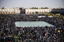 تجمع مردمی بیعت با رهبر معظم انقلاب در میدان نقش جهان برگزار می‌شود