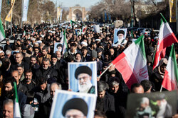 تجمع مردم قزوین در پی شهادت رهبر انقلاب