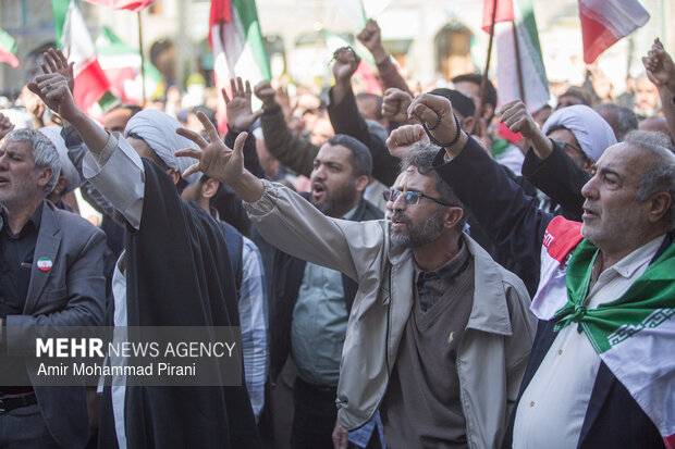 People in Qom condemn US-Israeli aggression against Iran
