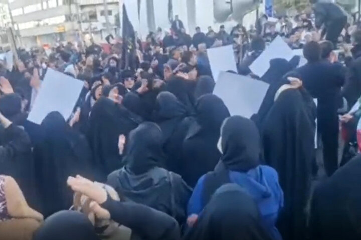 عزاداری مردم ایلام در سوگ حضرت آیت الله خامنه ای