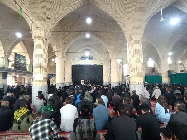 عزاداری مردم هشتبندی هرمزگان در پی شهادت ولی امر مسلمین جهان