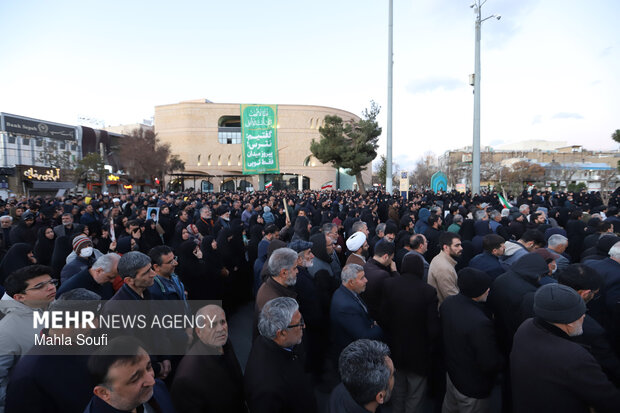People in Arak condemn US-Israeli aggression against Iran
