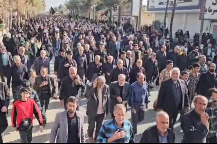 راهپیمایی مردم زرند برای شهادت رهبر معظم انقلاب اسلامی