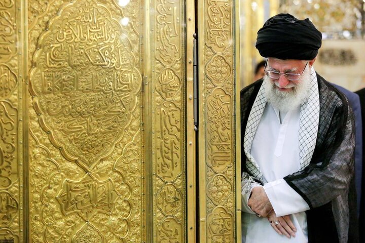 آخرین زیارت رهبر انقلاب اسلامی در حرم مطهر امام رضا(ع)