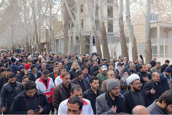 تجمع خودجوش مردم خوانسار به مناسبت شهادت رهبر انقلاب