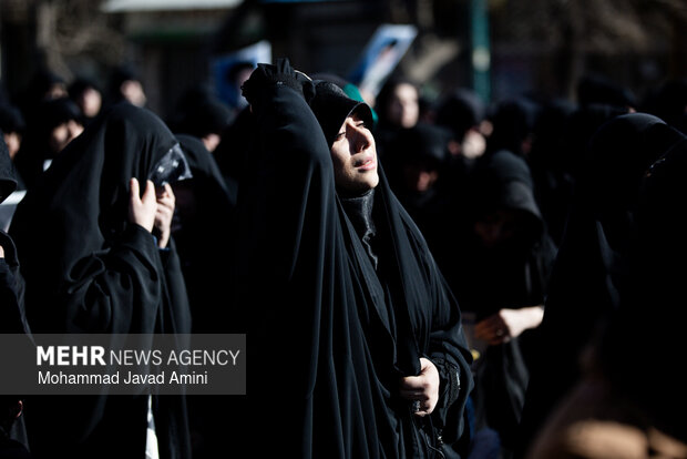 تجمع مردم قزوین در پی شهادت رهبر انقلاب