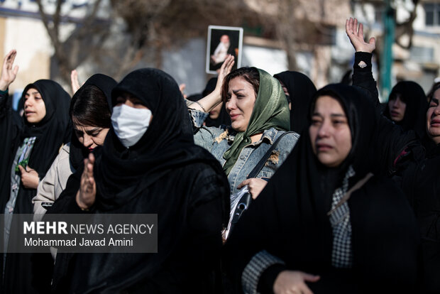 تجمع مردم قزوین در پی شهادت رهبر انقلاب