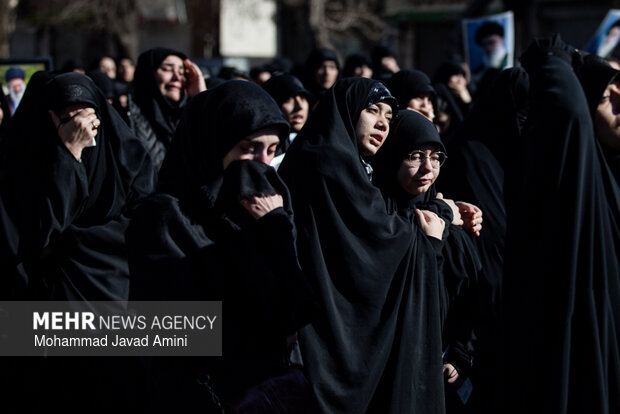 تجمع مردم قزوین در پی شهادت رهبر انقلاب