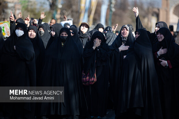 تجمع مردم قزوین در پی شهادت رهبر انقلاب