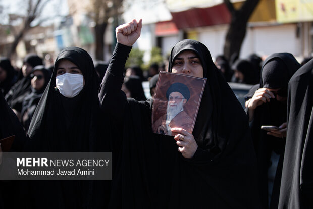 تجمع مردم قزوین در پی شهادت رهبر انقلاب