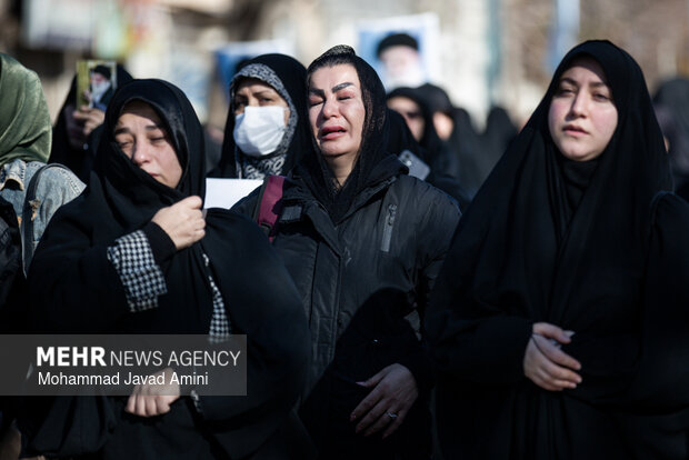 تجمع مردم قزوین در پی شهادت رهبر انقلاب