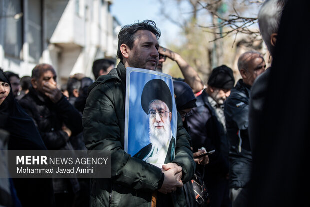 تجمع مردم قزوین در پی شهادت رهبر انقلاب