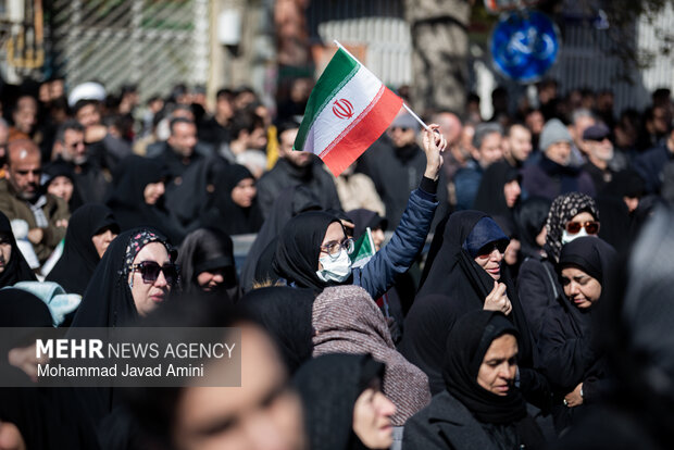 تجمع مردم قزوین در پی شهادت رهبر انقلاب