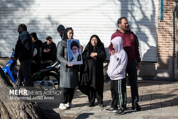 تجمع مردم قزوین در پی شهادت رهبر انقلاب