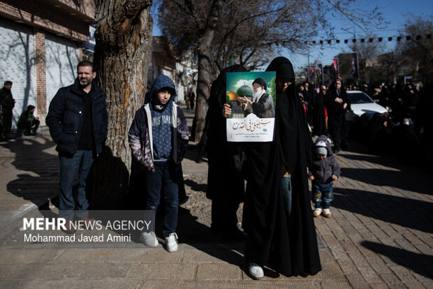 تجمع مردم قزوین در پی شهادت رهبر انقلاب
