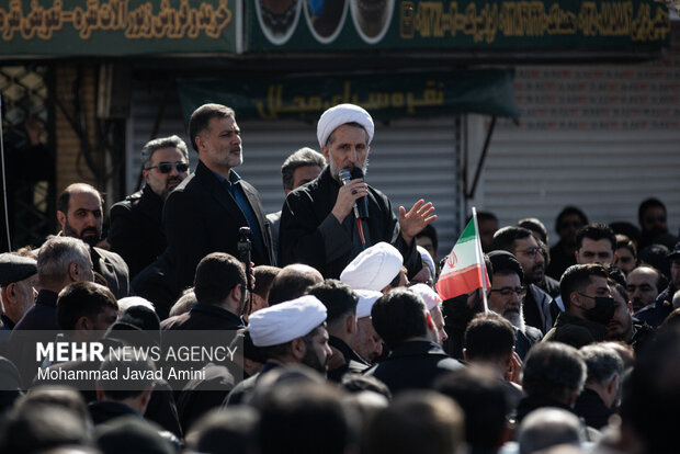 تجمع مردم قزوین در پی شهادت رهبر انقلاب