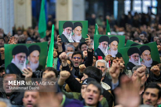 راهپیمایی مردم اردبیل در سوگ رهبر انقلاب