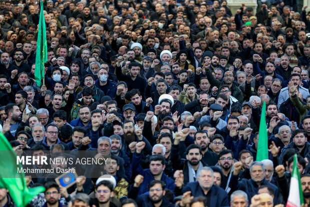 راهپیمایی مردم اردبیل در سوگ رهبر انقلاب