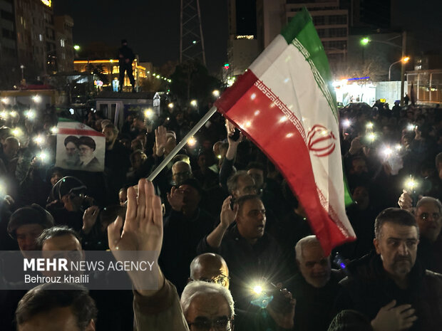 حضور آحاد ملت در میادین اصلی تهران در اقامه عزای شهادت رهبر معظم انقلاب اسلامی