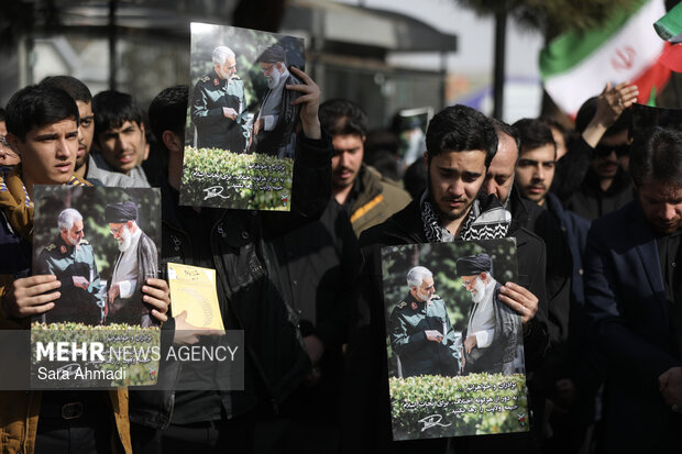 دانشجویان مشهد پای کار انقلاب