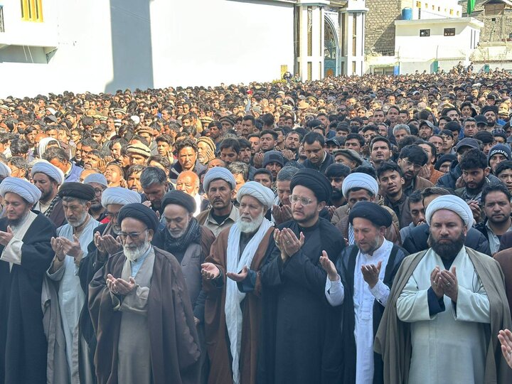 سکردو پاکستان میں حالیہ واقعات کے شہدا کی تشییع جنازہ، عوام کی بھرپور شرکت+ تصاویر