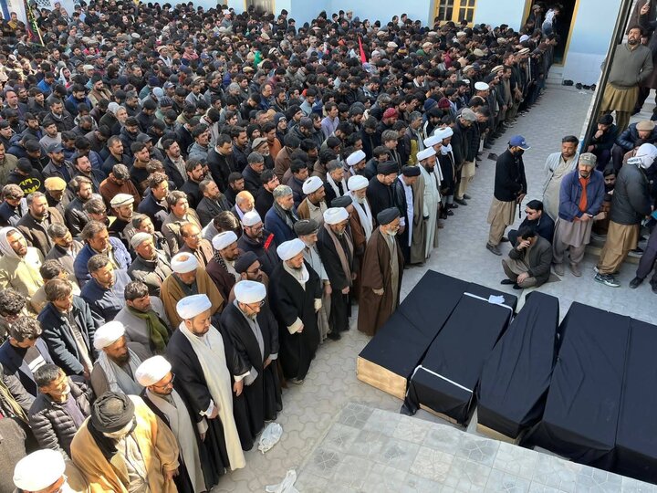 سکردو پاکستان میں حالیہ واقعات کے شہدا کی تشییع جنازہ، عوام کی بھرپور شرکت+ تصاویر