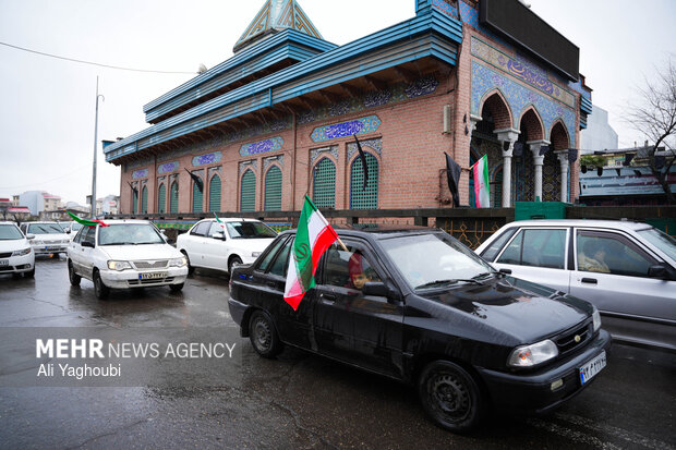 کاروان خودرویی رشتی‌ها در حمایت از ایران جان