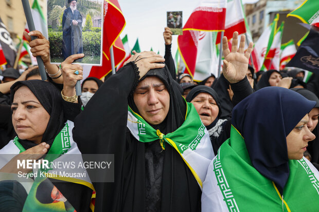 پیکر ۳ شهید حملات آمریکایی - صهیونیستی در خوزستان تشییع شد پیکر ۳ شهید حملات آمریکایی - صهیونیستی در خوزستان تشییع شد