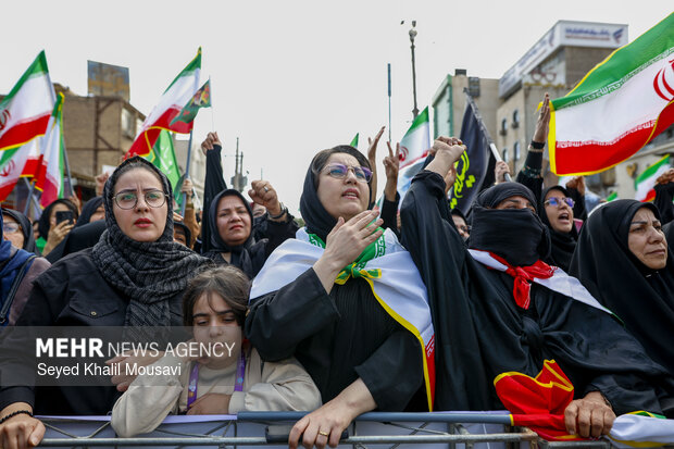 اجتماع اهوازی‌ها در پی شهادت رهبر معظم انقلاب
